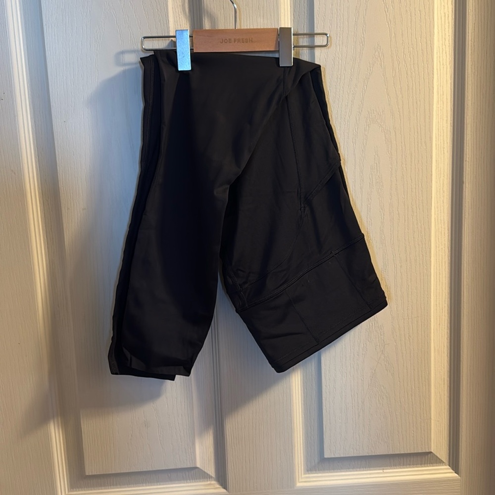 Lululemon size 8 workout leggings